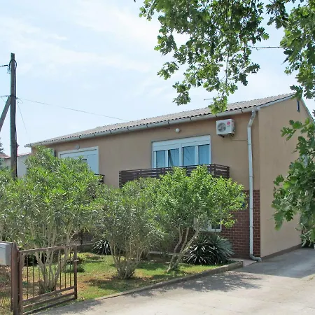 Holiday Home Ama - Mdn148 Dom wakacyjny *