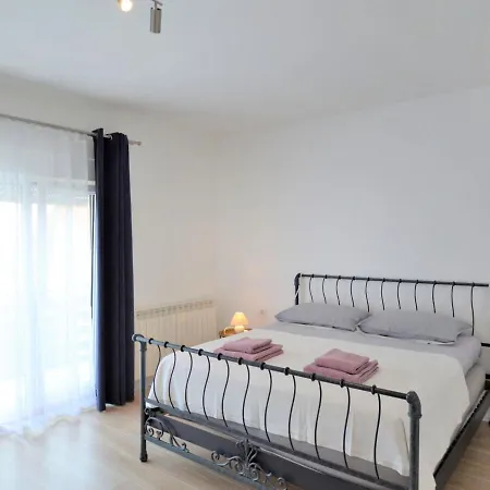 Holiday Home Ama - Mdn148 *