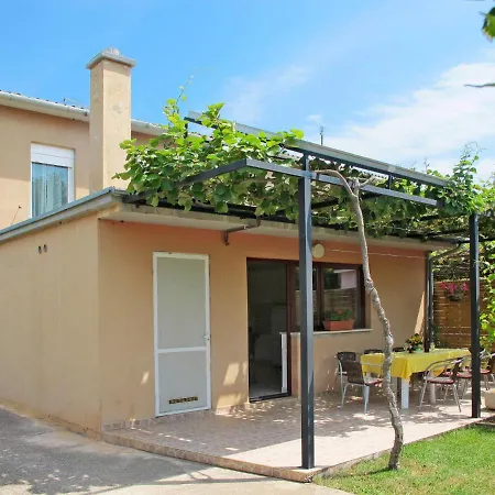 Holiday Home Ama - Mdn148 Dom wakacyjny Ližnjan